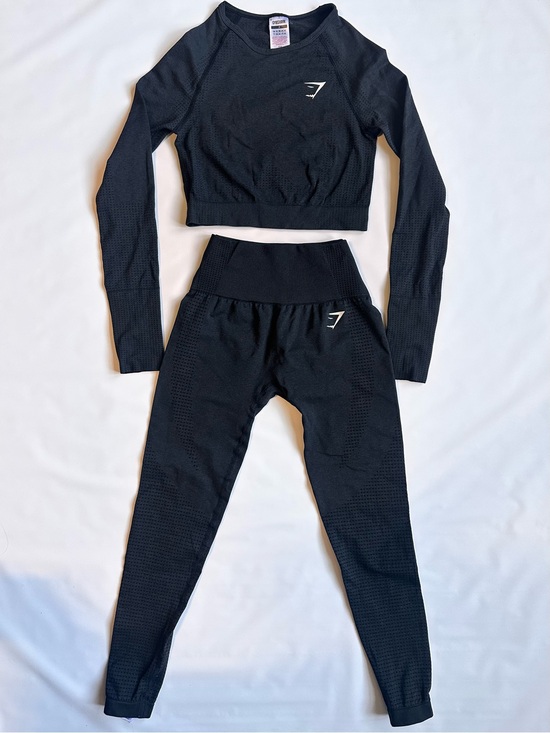 Gymshark Pants - Gymshark Black Seamless Long Sleeve Crop Top & High-Waist Leggings Set